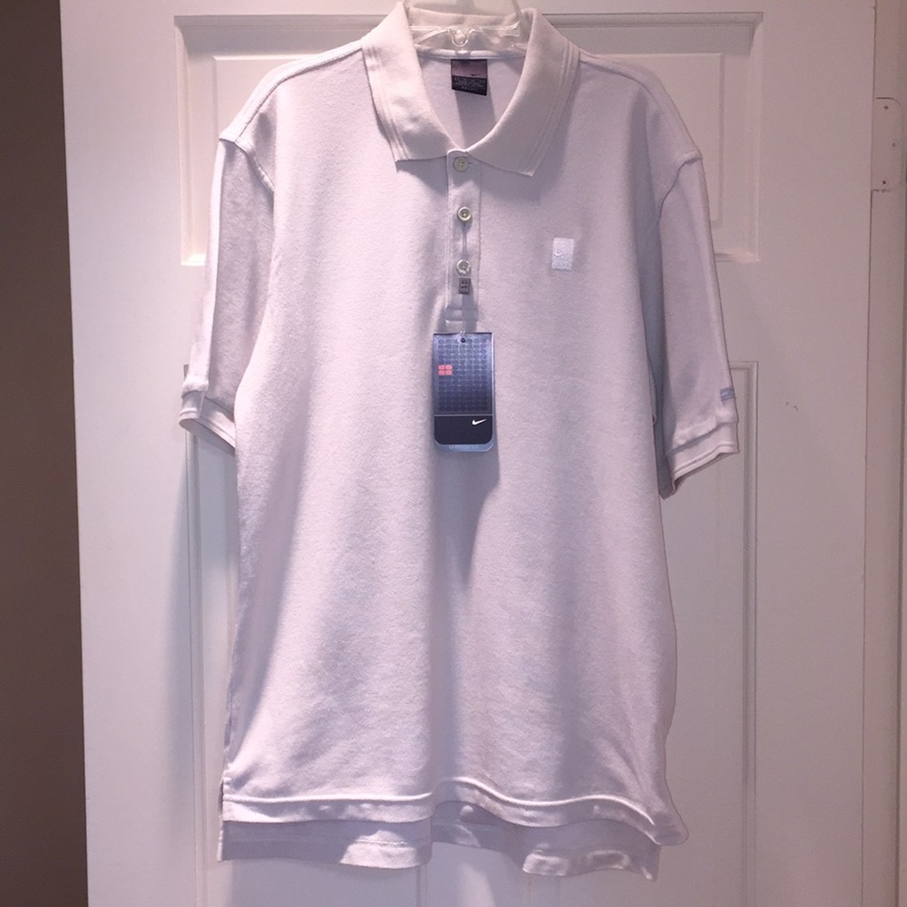 Men’s Nike short sleeve shirt. NWT.